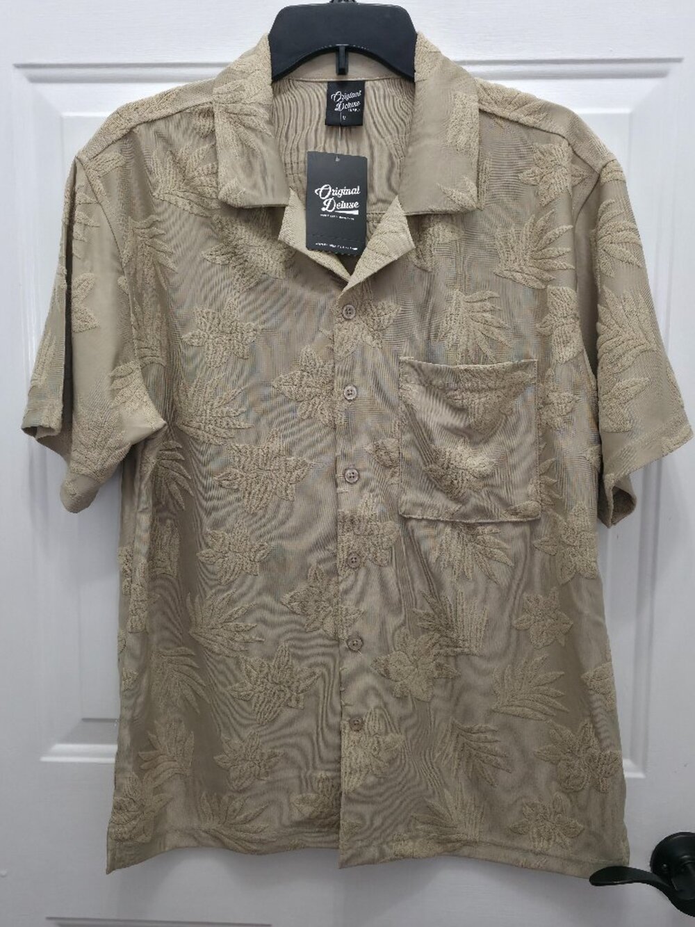 NWT Original Deluxe Men's Short-Sleeve Button-up Camp Shirt Size M